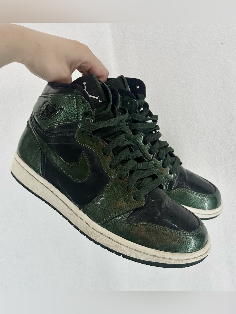 Nike Air Jordan 1s Grove Green Sneakers Mens 9